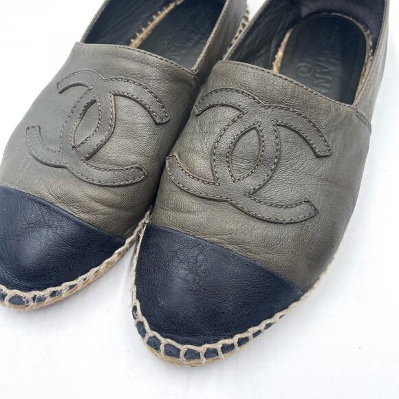 Chanel CC Espadrille Flat Gray Suede Leather Cap Toe Slip On‎ Sz 37 / 7 - Picture 3 of 14